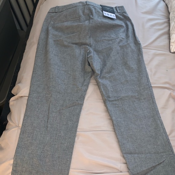 Banana republic ankle length mid rise pants - Picture 2 of 3